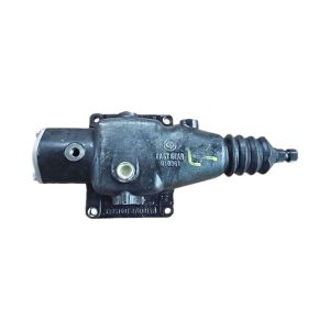 The control device assembly is mounted on the right 10JS160-1703010-7